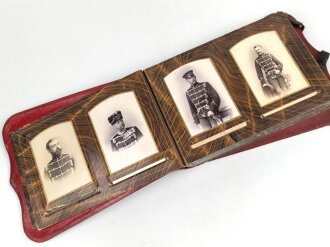 Preussen, Säbeltasche als Fotoalbum. " Dem Premier Lieutenant von Francken dse Offizier Corps des 2. Westfälischen Husaren Regiments Nr. 11"