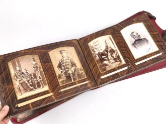 Preussen, Säbeltasche als Fotoalbum. " Dem Premier Lieutenant von Francken dse Offizier Corps des 2. Westfälischen Husaren Regiments Nr. 11"