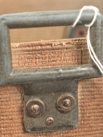 1. Weltkrieg, Behälter zum Fernglas 08 von Goerz Berlin. Zum Teil aus Ersatzmaterial, die beiden verschlussriemen abgerissen