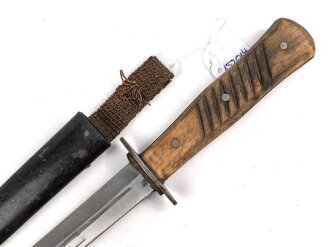 1. Weltkrieg, Grabendolch für ohne Herstellerbezeichnung, die Tragschlaufe aus Ersatzmaterial, Scheide Originallack.