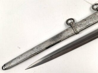 Dolch für Offiziere des Heeres, saubere Klinge von Höller Solingen. Vor langer Zeit silbern lackiert.