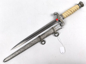 Dolch für Offiziere des Heeres, saubere Klinge von Höller Solingen. Vor langer Zeit silbern lackiert.