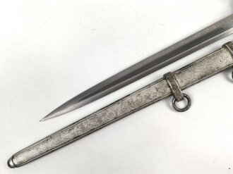 Dolch für Offiziere des Heeres, saubere Klinge von Höller Solingen. Vor langer Zeit silbern lackiert.