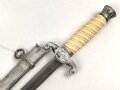 Dolch für Offiziere des Heeres, saubere Klinge von Höller Solingen. Vor langer Zeit silbern lackiert.