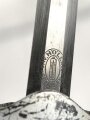 Dolch für Offiziere des Heeres, saubere Klinge von Höller Solingen. Vor langer Zeit silbern lackiert.