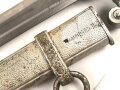 Dolch für Offiziere des Heeres, saubere Klinge von Höller Solingen. Vor langer Zeit silbern lackiert.
