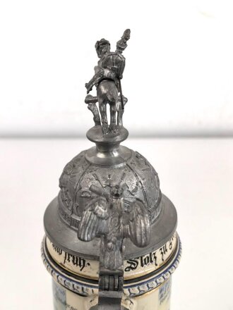 Reservistenkrug eines Angehörigen im 3. Badischen Dragoner Regiment Prinz Carl No. 22 Mühlhausen im Elsaß." Steingutkrug von 1907 mit geringen gebrauchsspuren