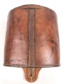1. Weltkrieg, Kochgeschirrtasche für Berittene, gestempelt " Jäger Regiment zu Pferd 1915"  Das Angenähte Lederstück sowie ein Teil des Verschlussriemens neuzeitlich ergänzt