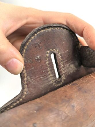 1. Weltkrieg, Tasche für berittenes Hufbeschlagpersonal. Ungereinigtes Stück, datiert 1917