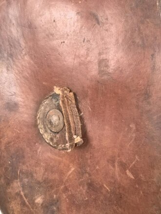 1. Weltkrieg, Tasche für berittenes Hufbeschlagpersonal. Ungereinigtes Stück, datiert 1917