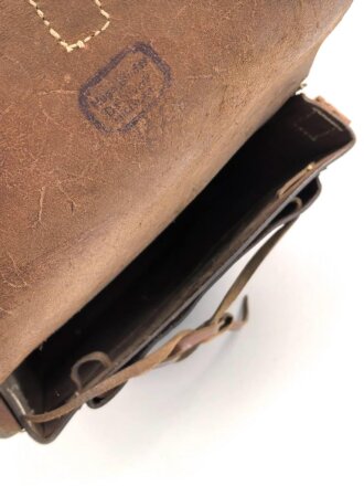 1. Weltkrieg, Tasche für unberittenes Hufbeschlagpersonal. Ungereinigtes Stück, der Trageriemen abgerissen