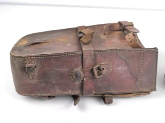 Kürassier Regiment von Seydlitz No. 7, Paar Packtaschen  mit Hilfspacktaschen. Original zugehörig, die Deckel der Packtaschen vor langer Zeit abgeschnitten. Ungereinigt.