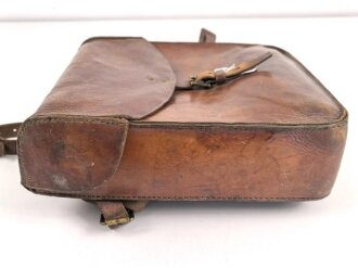 Packtasche für Berittene. Alter und Herkunft unbekannt. Maße etwa 26 x 30 x 10cm
