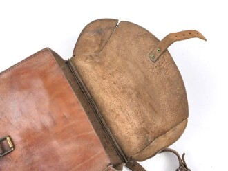 Packtasche für Berittene. Alter und Herkunft unbekannt. Maße etwa 26 x 30 x 10cm