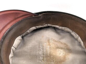 Bayern, Schirmmütze für einen Offizier im 2. Chevaulegers Regiment „Taxis“ Regensburg. Eigentumstück, getragen, leichter Mottenschaden im Bund
