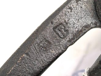 Schmiedezange für Fahnenschmied Wehrmacht, markiert " Reichsheer 1943" neuzeitlich lackiert, Gesamtlänge 35cm