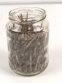 Konvolut Hufnägel, höchstwahrscheinlich Wehrmacht, wurde mit anderem WH Material in einer Scheune gefunden. Das Glas hat eine Höhe von 13cm