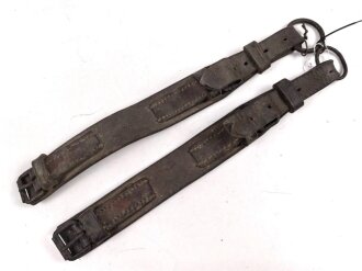 Kavallerie oder bespannte Artillerie, Paar Lederriemen jeweils 33cm, ungereinigt
