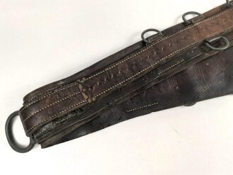 Brustblatt zum Sielengeschirr 25 der Wehrmacht , gereinigtes Stück datiert 1944, die Metallteile neuzeitlich lackiert