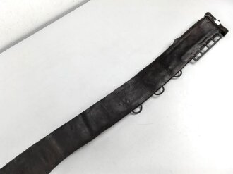 Brustblatt zum Sielengeschirr 25 der Wehrmacht , gereinigtes Stück datiert 1944, die Metallteile neuzeitlich lackiert