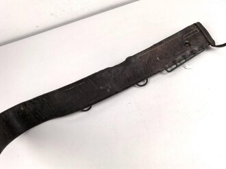 Brustblatt zum Sielengeschirr 25 der Wehrmacht , gereinigtes Stück datiert 1942, die Metallteile neuzeitlich lackiert