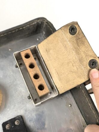 Kavallerie, Behälter aus Ersatzmaterial für Scherenfernrohr. Guter Gesamtzustand, datiert 1942