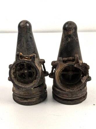 Paar Teile für die Pferdegasmaske 41 der Wehrmacht. Ungereinigte Bodenfunde