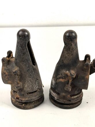 Paar Teile für die Pferdegasmaske 41 der Wehrmacht. Ungereinigte Bodenfunde