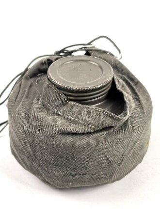 Filter zur Pferdegasmaske 41 der Wehrmacht. Ungebrauchtes...