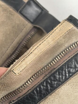 Luftwaffe, Paar Stiefel für fliegendes Personal. Getragenes Paar in gutem Gesamtzustand, alle Reissverschlüsse und Druckknöpfe gängig. Sohlenlänge 30,5cm