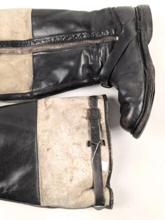 Luftwaffe, Paar Stiefel für fliegendes Personal. Getragenes Paar in gutem Gesamtzustand, alle Reissverschlüsse und Druckknöpfe gängig. Sohlenlänge 30,5cm