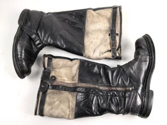 Luftwaffe, Paar Stiefel für fliegendes Personal. Getragenes Paar in gutem Gesamtzustand, alle Reissverschlüsse und Druckknöpfe gängig. Sohlenlänge 30,5cm