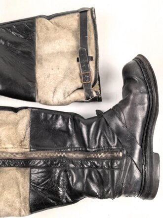 Luftwaffe, Paar Stiefel für fliegendes Personal. Getragenes Paar in gutem Gesamtzustand, alle Reissverschlüsse und Druckknöpfe gängig. Sohlenlänge 30,5cm