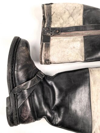Luftwaffe, Paar Stiefel für fliegendes Personal. Getragenes Paar,  alle Reissverschlüsse und Druckknöpfe gängig. Sohlenlänge 28,5cm