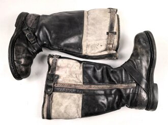 Luftwaffe, Paar Stiefel für fliegendes Personal. Getragenes Paar,  alle Reissverschlüsse und Druckknöpfe gängig. Sohlenlänge 28,5cm