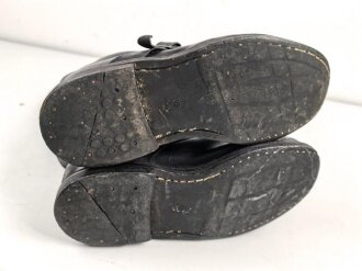 Luftwaffe, Paar Stiefel für fliegendes Personal. Getragenes Paar,  alle Reissverschlüsse und Druckknöpfe gängig. Sohlenlänge 28,5cm