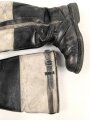 Luftwaffe, Paar Stiefel für fliegendes Personal. Getragenes Paar,  alle Reissverschlüsse und Druckknöpfe gängig. Sohlenlänge 28,5cm