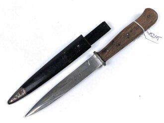 Kampfmesser / Stiefelmesser Wehrmacht. Saubere Klinge ohne Hersteller, Scheide Originallack