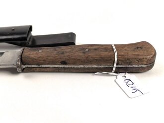 Kampfmesser / Stiefelmesser Wehrmacht. Saubere Klinge ohne Hersteller, Scheide Originallack