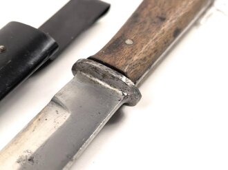 Kampfmesser / Stiefelmesser Wehrmacht. Saubere Klinge ohne Hersteller, Scheide Originallack