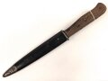 Kampfmesser / Stiefelmesser Wehrmacht. Saubere Klinge ohne Hersteller, Scheide Originallack