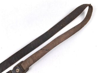 Trageriemen für diverse Taschen der Wehrmacht. Braunes Leder , Gesamtlänge wie fotografiert 85cm