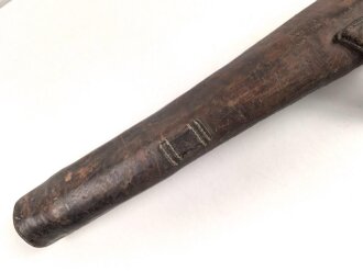 1. Weltkrieg , Kavallerie Behälter für ein Dreibein. Gebraucht, ungereinigt, ich glaube einen AWS Stempel zu erkennen. Gesamtlänge 94cm