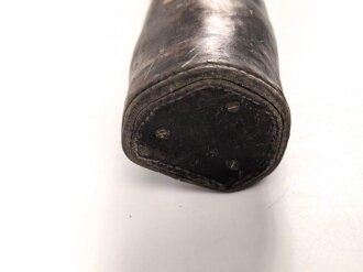 1. Weltkrieg , Kavallerie Behälter für ein Dreibein. Gebraucht, ungereinigt, ich glaube einen AWS Stempel zu erkennen. Gesamtlänge 94cm