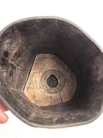 1. Weltkrieg , Kavallerie Behälter für ein Dreibein. Gebraucht, ungereinigt, ich glaube einen AWS Stempel zu erkennen. Gesamtlänge 94cm