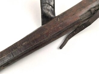 1. Weltkrieg , Kavallerie Behälter für ein Dreibein. Gebraucht, ungereinigt, ich glaube einen AWS Stempel zu erkennen. Gesamtlänge 94cm