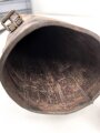 1. Weltkrieg , Kavallerie Behälter für ein Dreibein. Gebraucht, ungereinigt, ich glaube einen AWS Stempel zu erkennen. Gesamtlänge 94cm