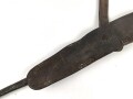 Kaiserreich, Sattelhalter für einen Degen ? Ohne erkennbare Stempelung, habe ich so noch nie gesehen, Länge der Lederhülle 76cm,