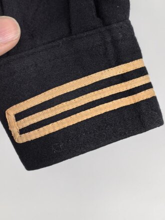U.S. Navy WWII, Soldiers uniform,  "Amphibious Forces " patch as well as "ruptured duck"
