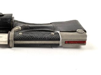 Extraseitengewehr KS98 Wehrmacht. Hersteller Aresculap Werke Tuttlingen. Saubere Klinge mit Gravur " Zur Erinnerung an meine Dienstzeit" Scheide original lackiert, im Lacklederkoppelschuh